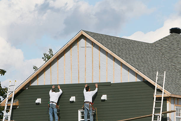 Professional Siding technician working in Midland, TX